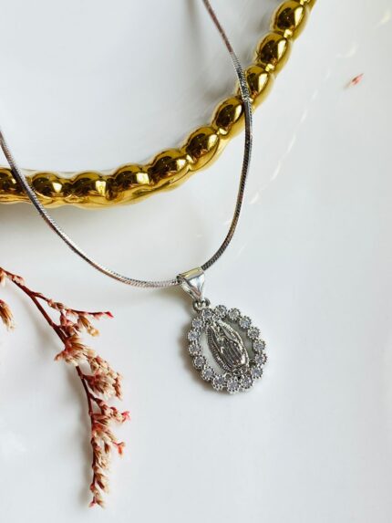 Cadena Virgen