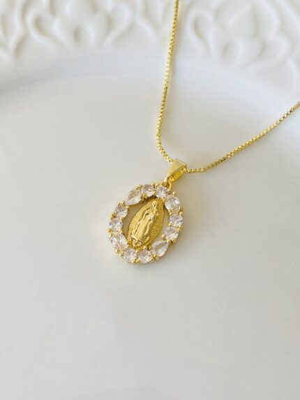 Cadena Virgen Cristalina