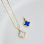 Cadena Trébol blanco/ azul oscuro
