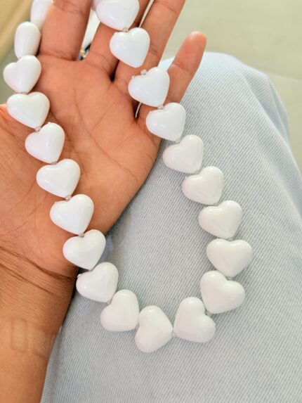Collar Corazones blanco