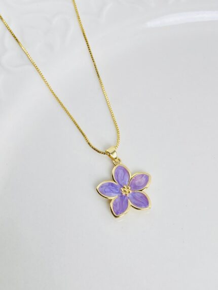 Cadena flor guayacán lila