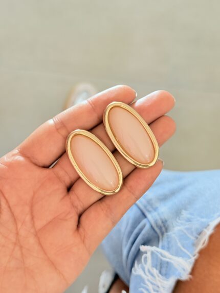 Arete Camelia Beige