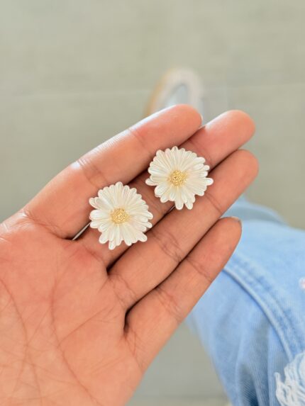 Aretes Flor Blanca