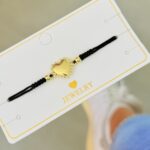 Pulsera Hilo Negro Corazon Chunky