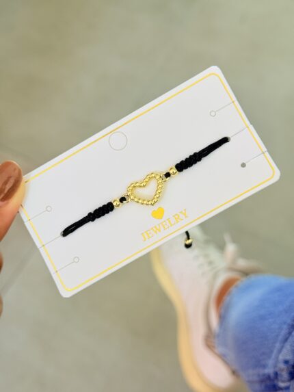 Pulsera Hilo Negro Corazon Silueta