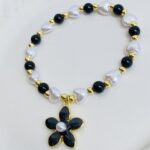 Pulsera Blanco Negro Flor